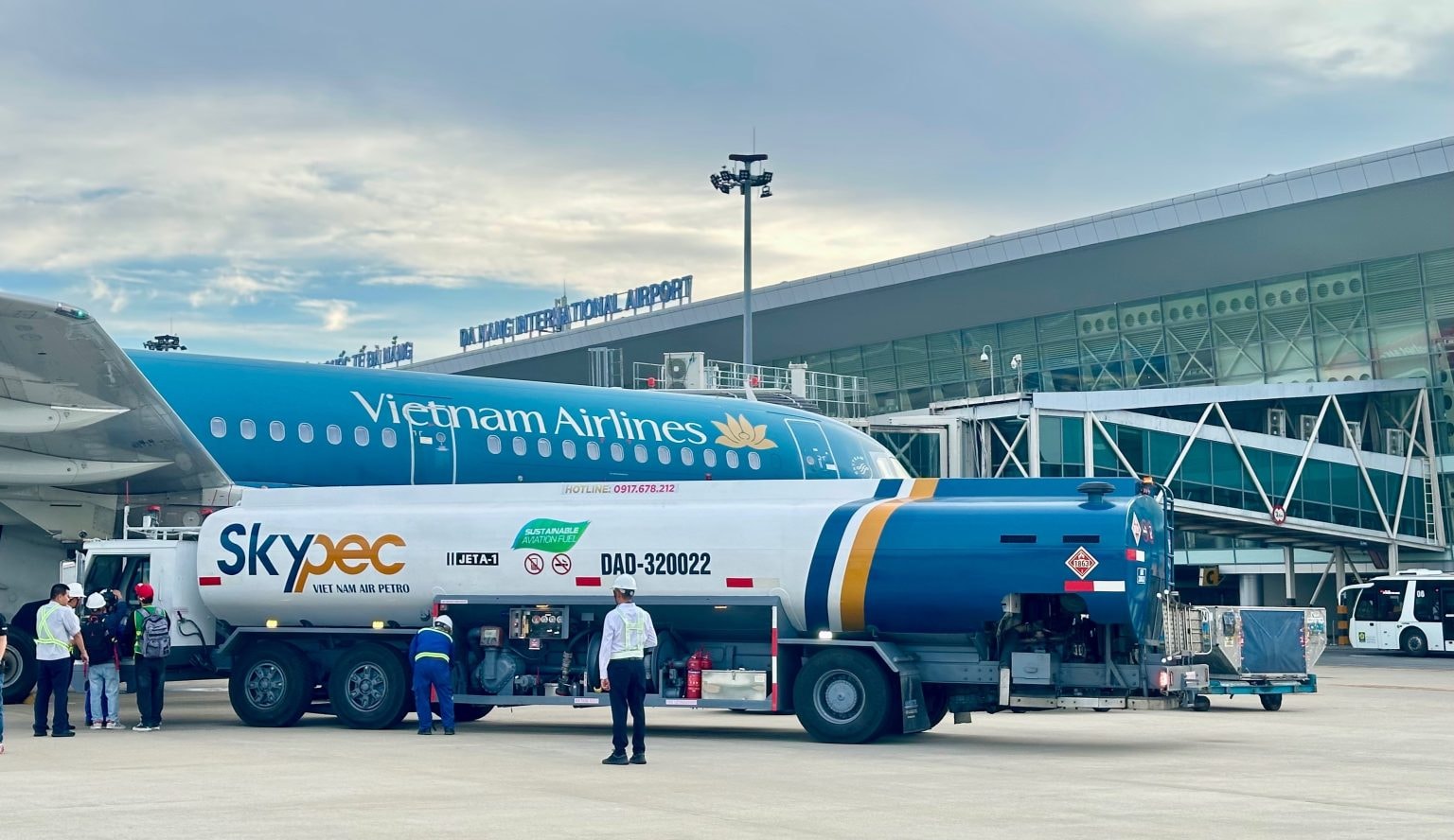 2. Vietnam Airlines là hãng hàng không đầu tiên tại Việt Nam sử dụng SAF.