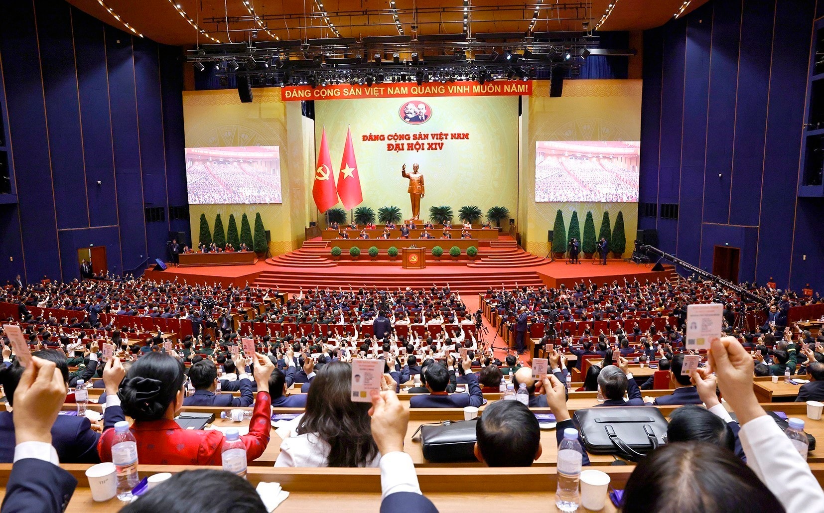 vna-potal-dai-hoi-xiv-cua-dang-bau-bch-trung-uong-dang-khoa-xiv-854642022-20-24-8.jpg