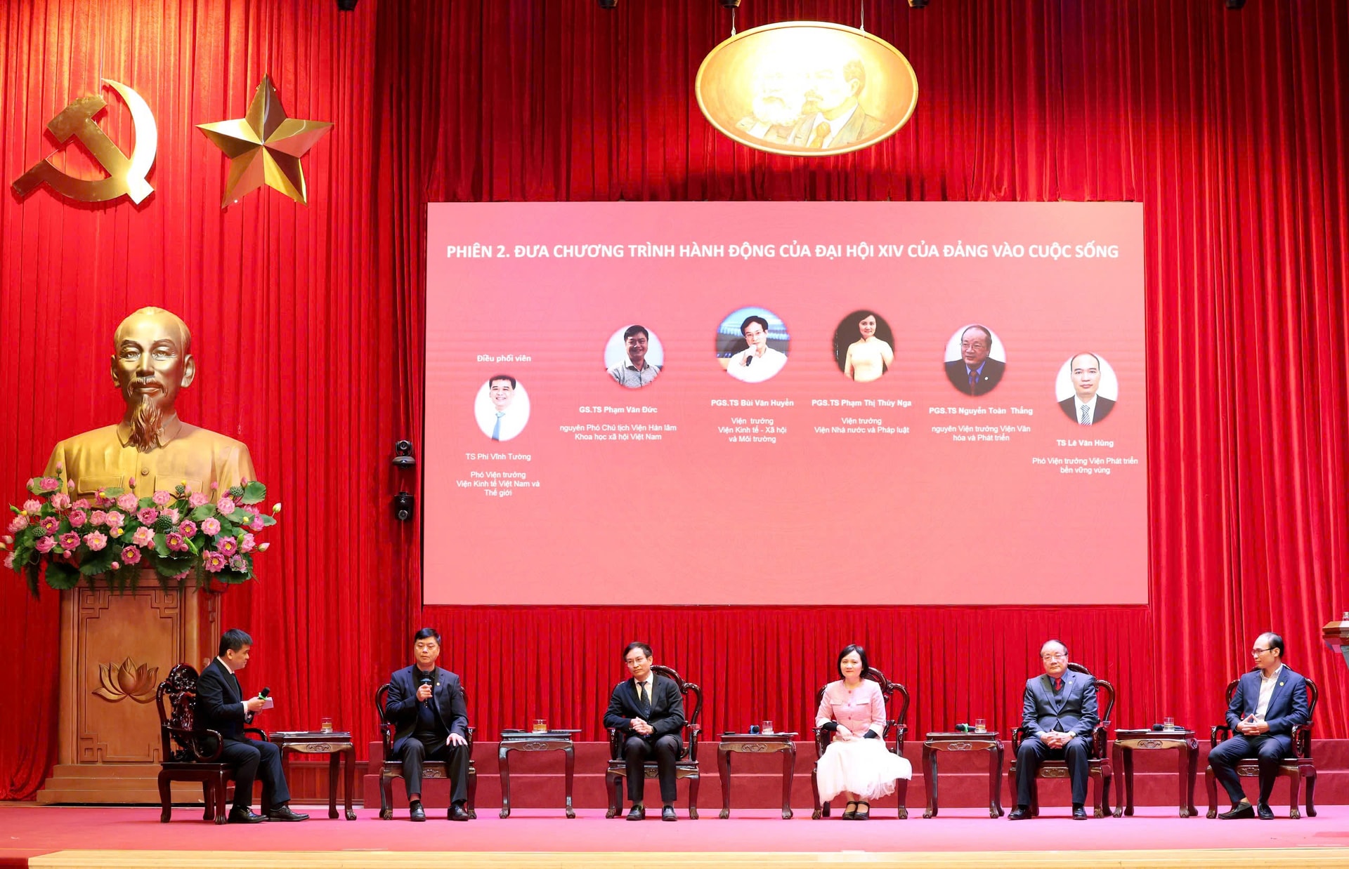 Phiên thảo luận thứ hai với chủ đề “Đưa Chương trình hành động của Đại hội XIV của Đảng vào cuộc sống”