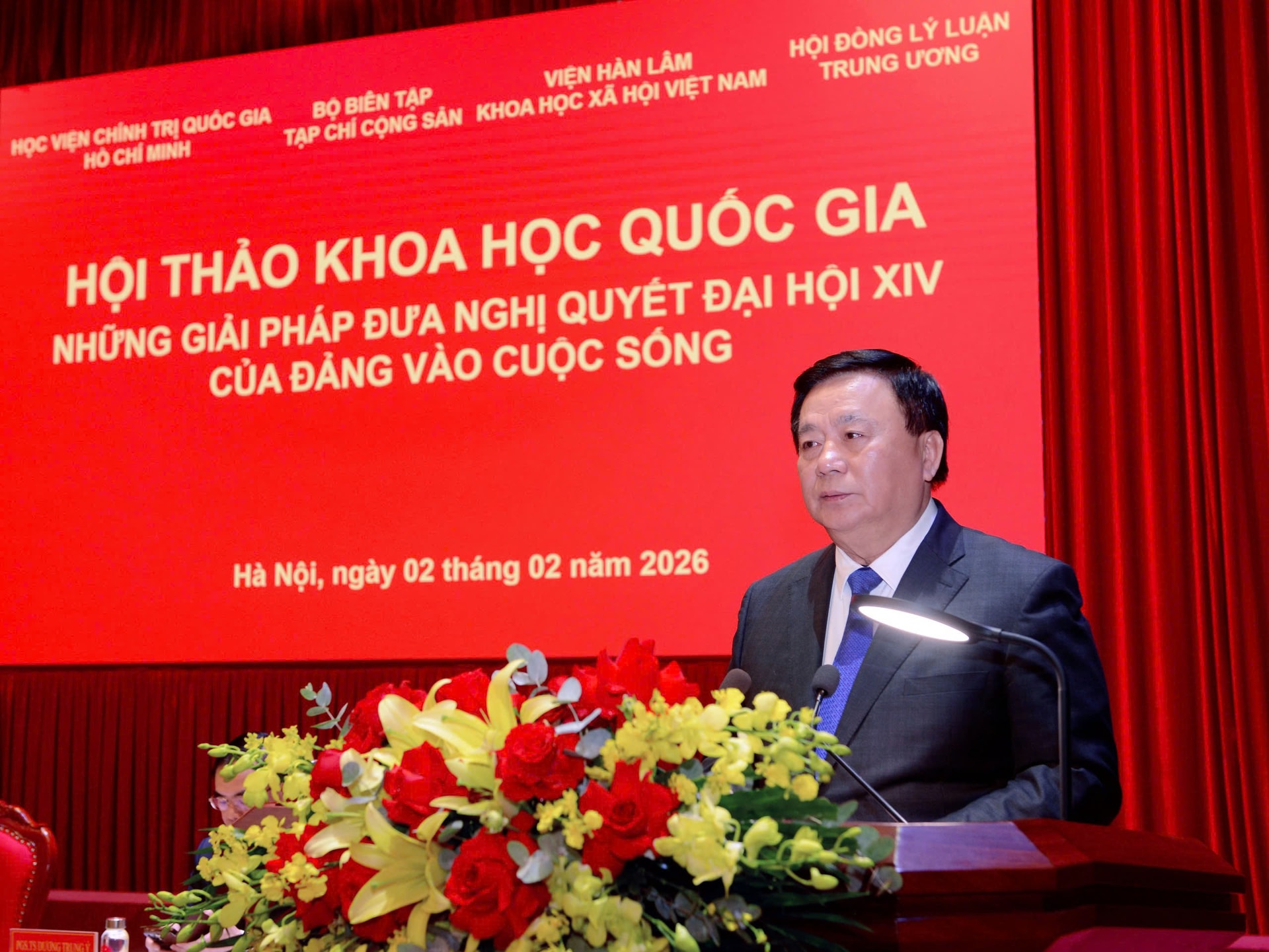 Đồng chí GS, TS Nguyễn Xuân Thắng, Chủ tịch Hội đồng Lý luận Trung ương phát biểu khai mạc và đề dẫn Hội thảo_Ảnh:PV