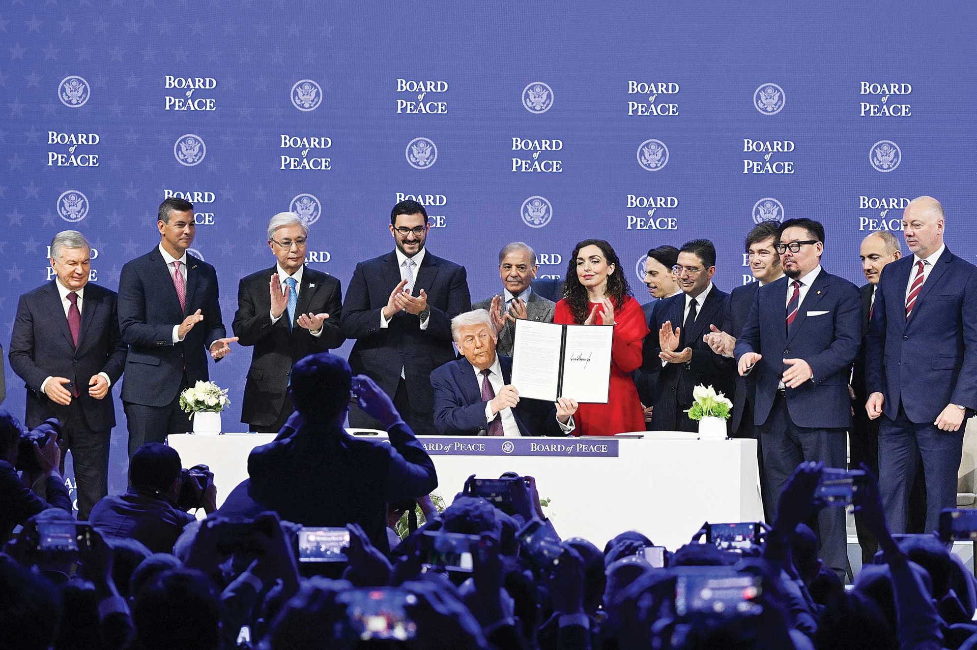 Tổng thống Mỹ Donald Trump tại lễ ký thành lập Hội đồng Hòa bình Dải Gaza tại Davos, Thụy Sĩ, ngày 22-1-2026_Ảnh: AA/TTXVN