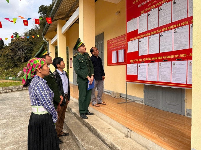 Trà lĩnh - Cao bằng iều khiến chính quyền địa phương phấn khởi nhất là tinh thần trách nhiệm của người dân. “Chúng tôi rất vui khi thấy bà con đi bầu cử đông đủ, thể hiện niềm tin đối với Đảng, Nhà nước và chính quyền địa phương. Mỗi lá phiếu hôm nay đều gửi gắm kỳ vọng về sự phát triển của quê hương vùng biên”, ông Hoàng Văn Đông chia sẻ.