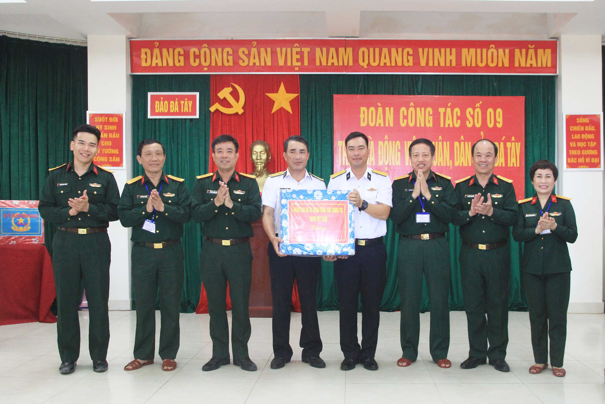 03-dao-da-tay.jpg