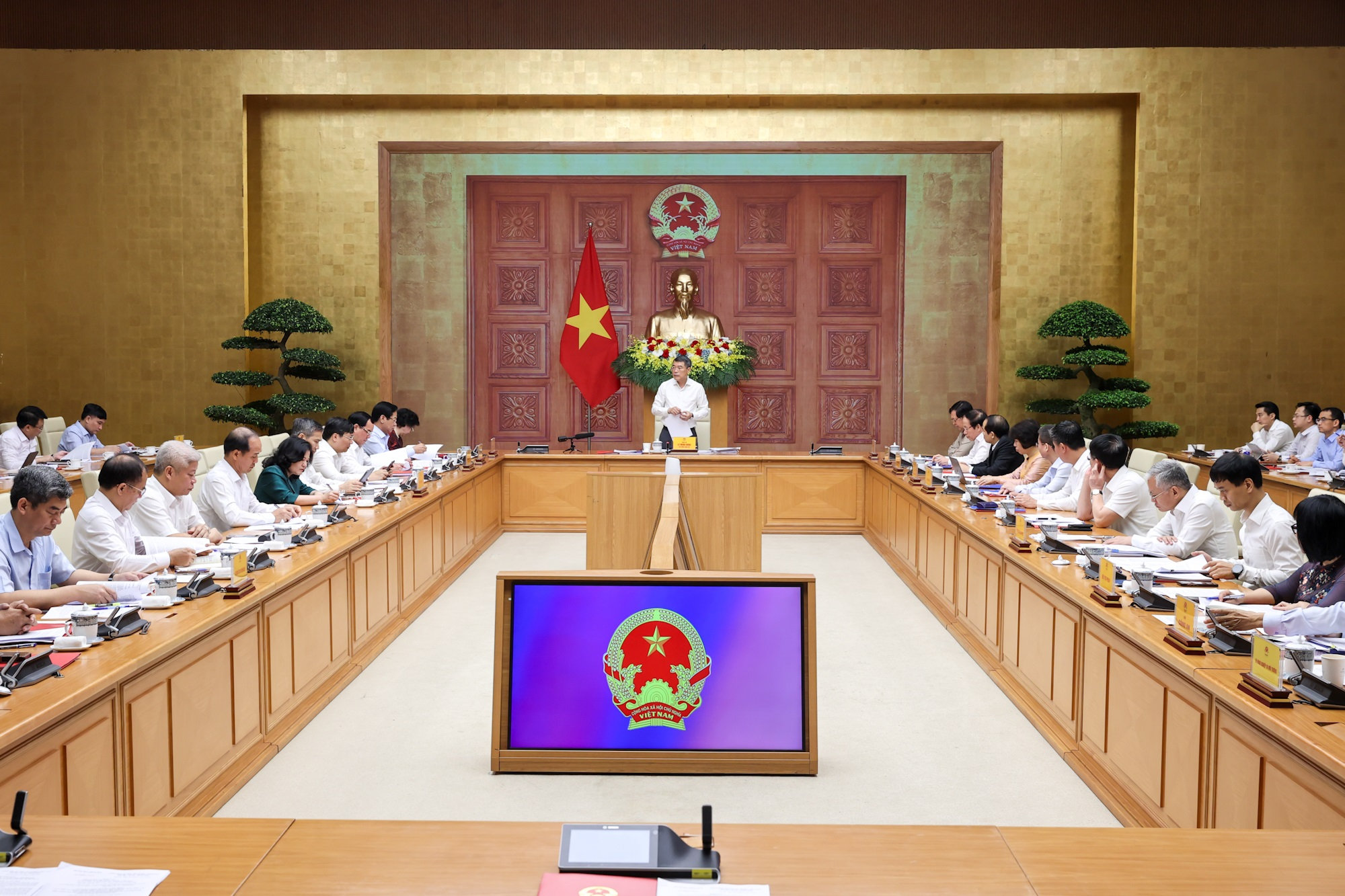 Thủ tướng Lê Minh Hưng chủ trì cuộc làm việc với các bộ, ngành_Ảnh: VGP/Nhật Bắc