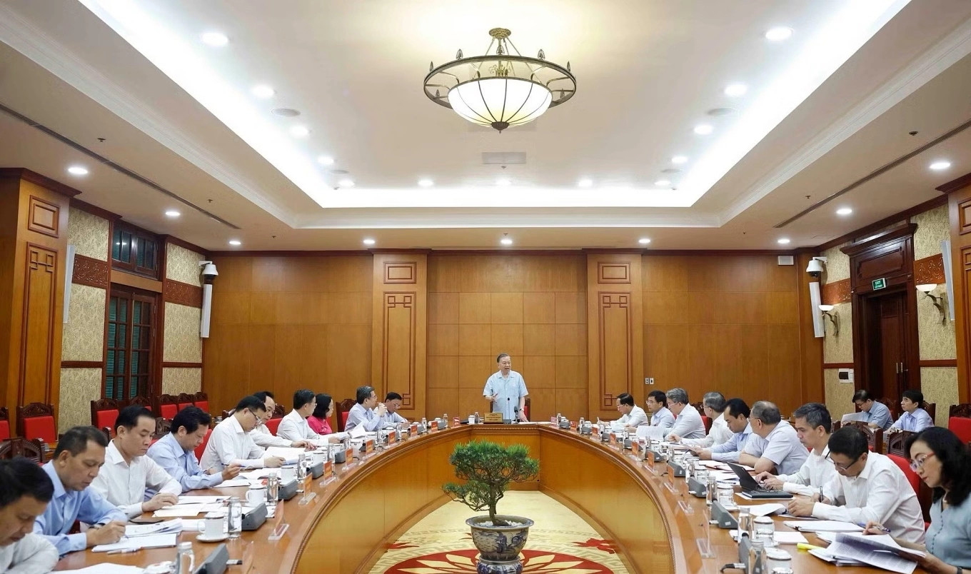 TBT làm việc với ban Chính sách