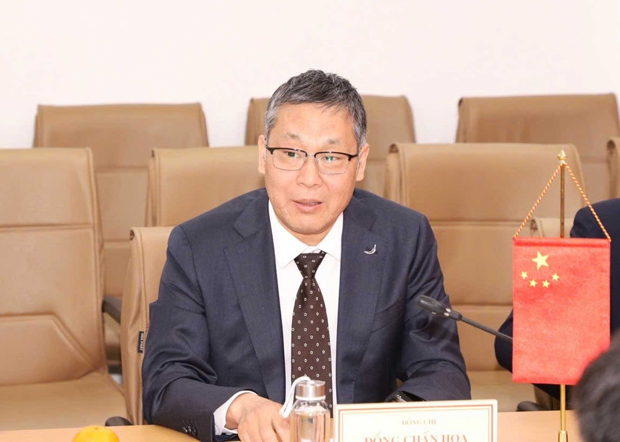 Đồng chí Đổng Chấn Hoa - Trưởng Ban Nghiên cứu và giảng dạy Chủ nghĩa xã hội khoa học, Trường Đảng Trung ương Đảng Cộng sản Trung Quốc, phát biểu tại buổi hội đàm_Ảnh: PV