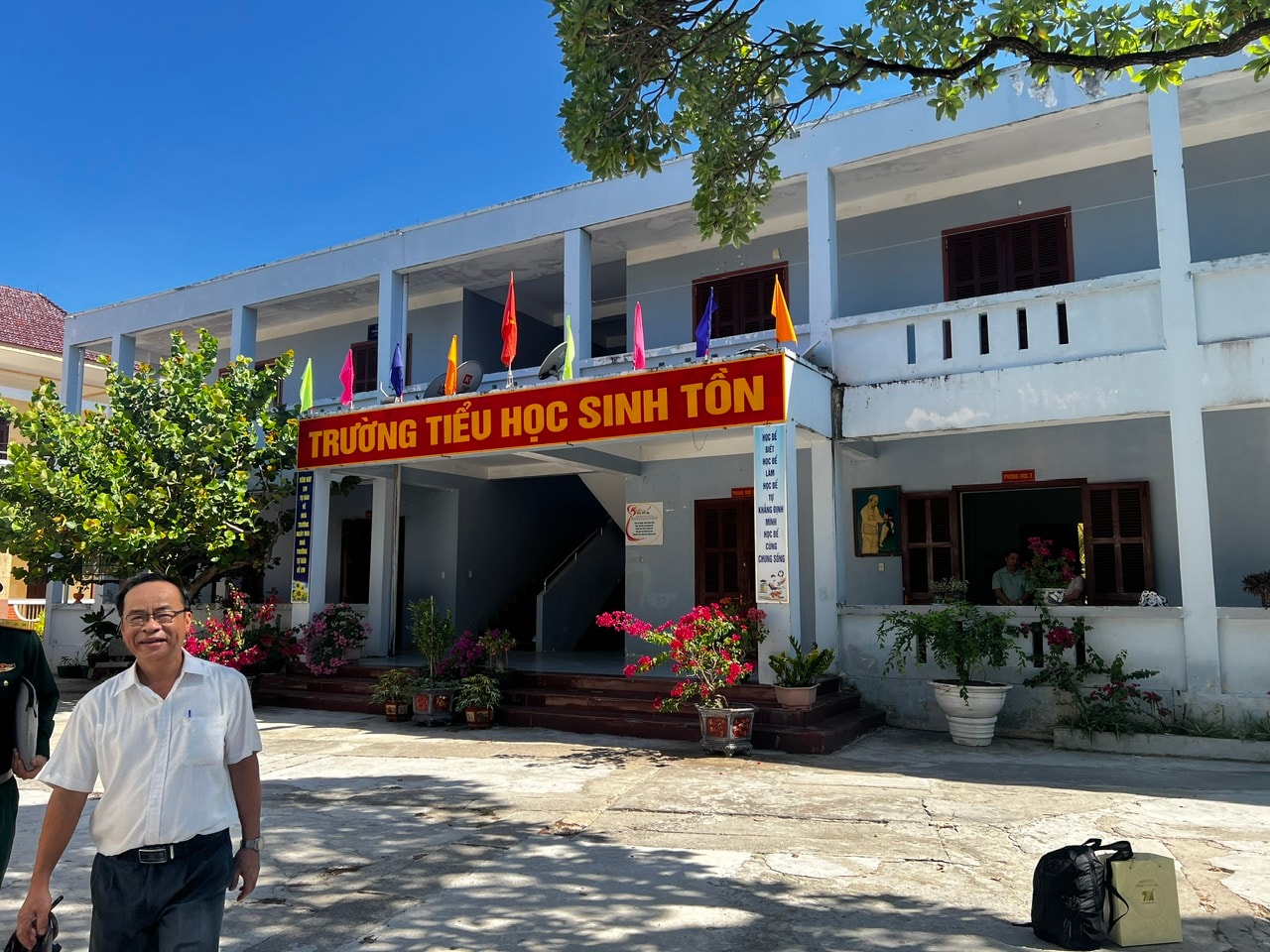tieu-hoc.jpg
