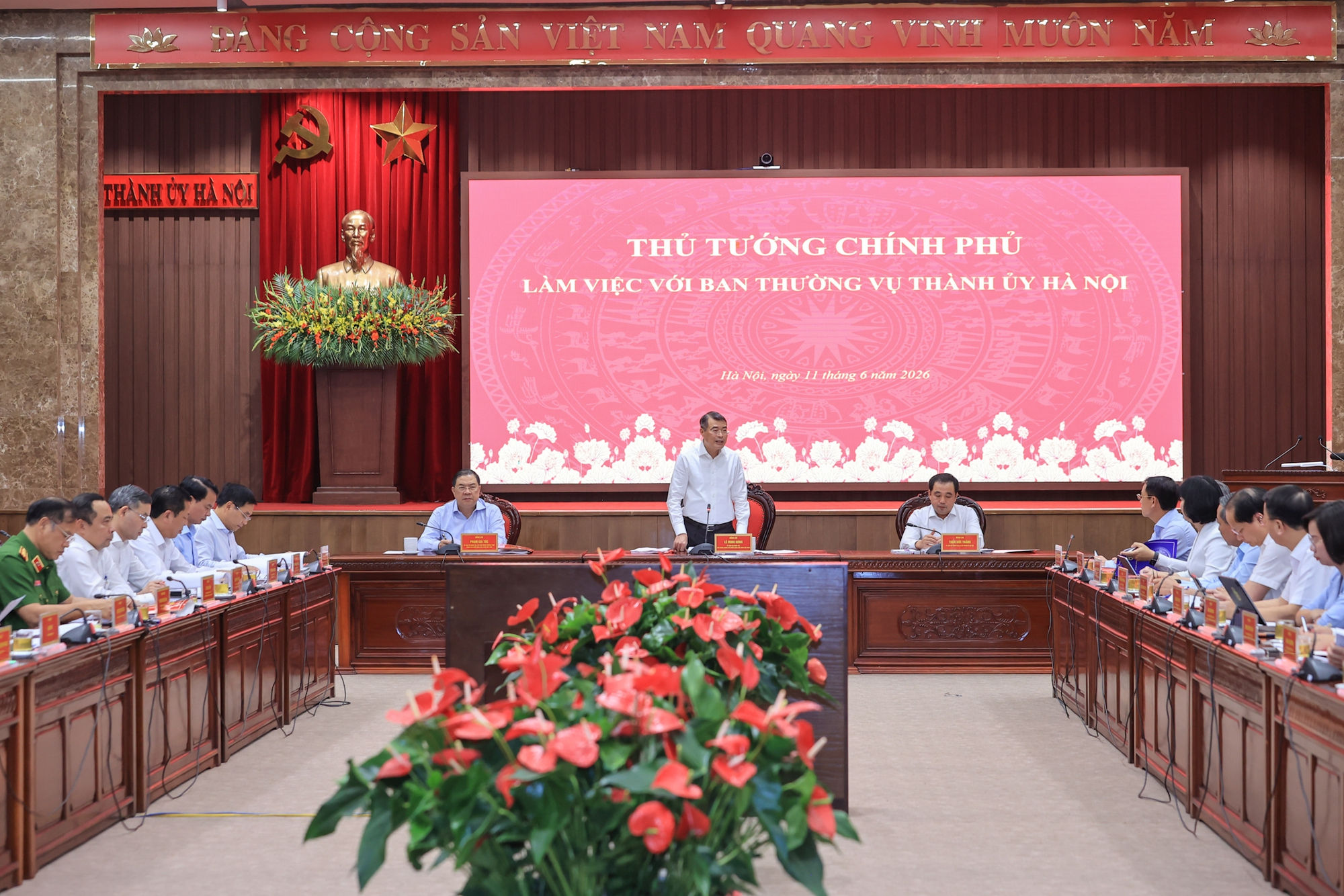 Toàn cảnh buổi làm việc giữa Thủ tướng Chính phủ Lê Minh Hưng với Ban Thường vụ Thành ủy Hà Nội_Ảnh VGP