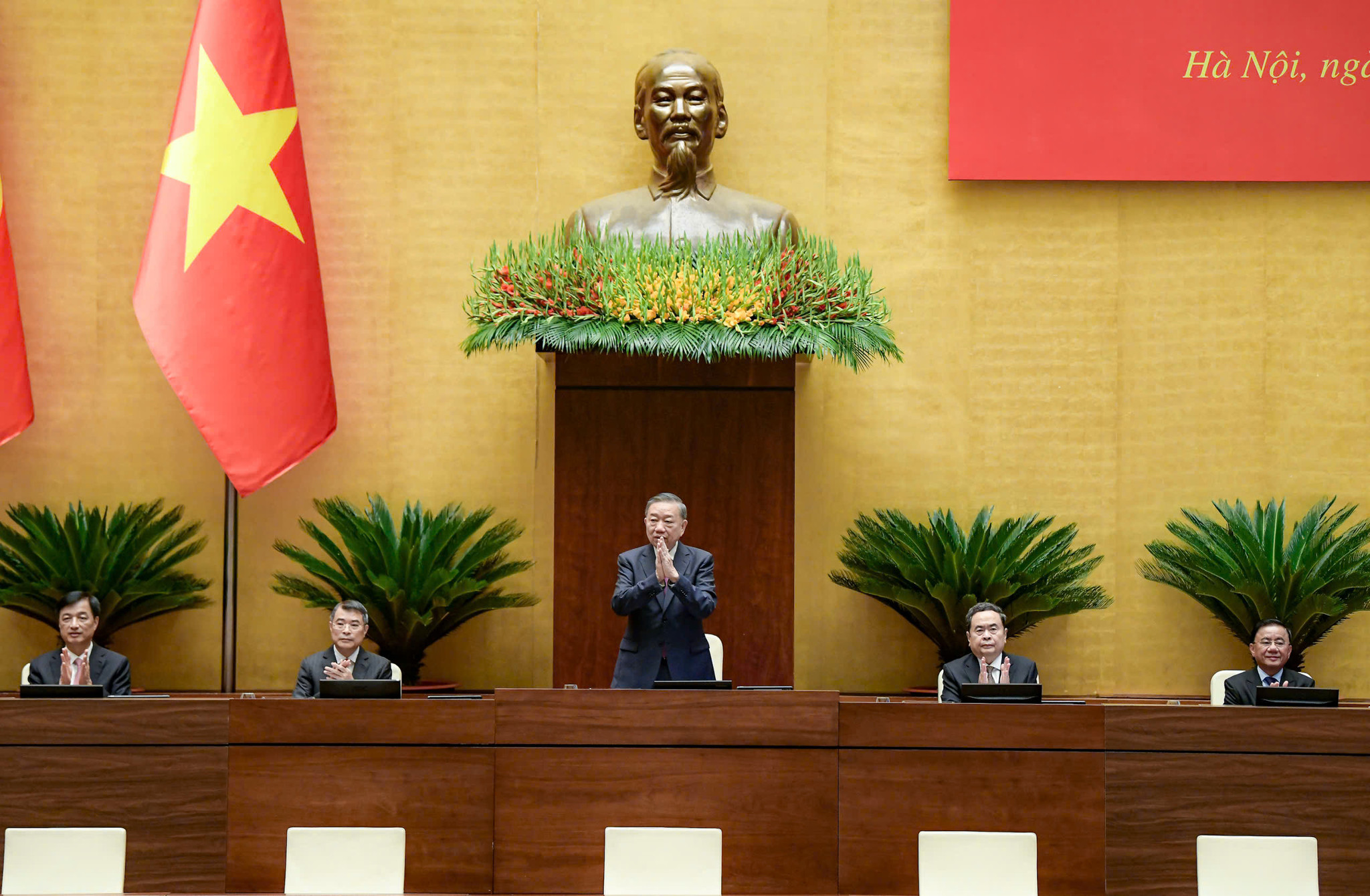 tong-bi-thu.jpg