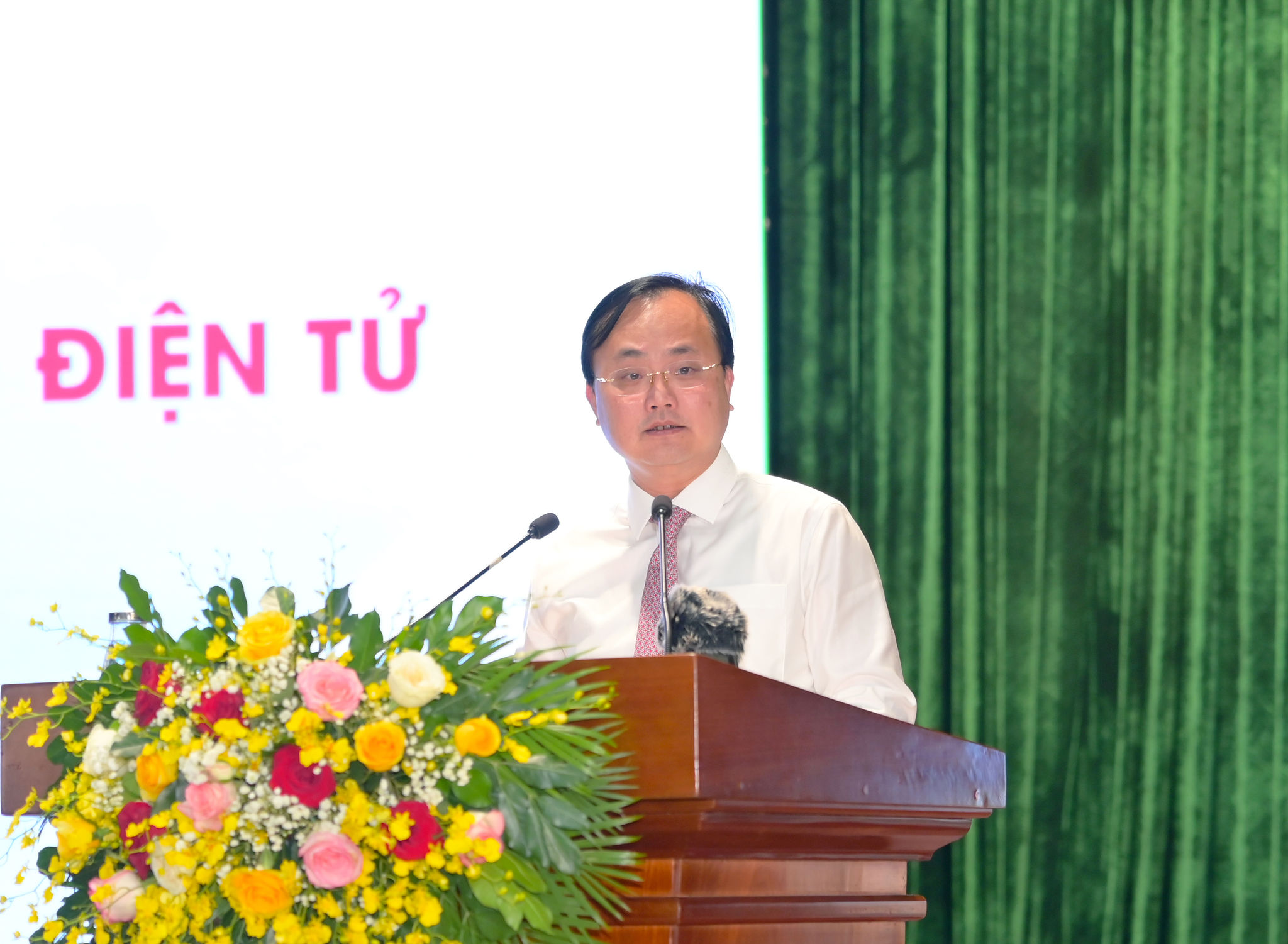 anh-1.-dong-chi-to-huy-vu-bi-thu-dang-uy-chu-tich-hoi-dong-thanh-vien-agribank-phat-bieu-tai-le-ra-mat.jpg
