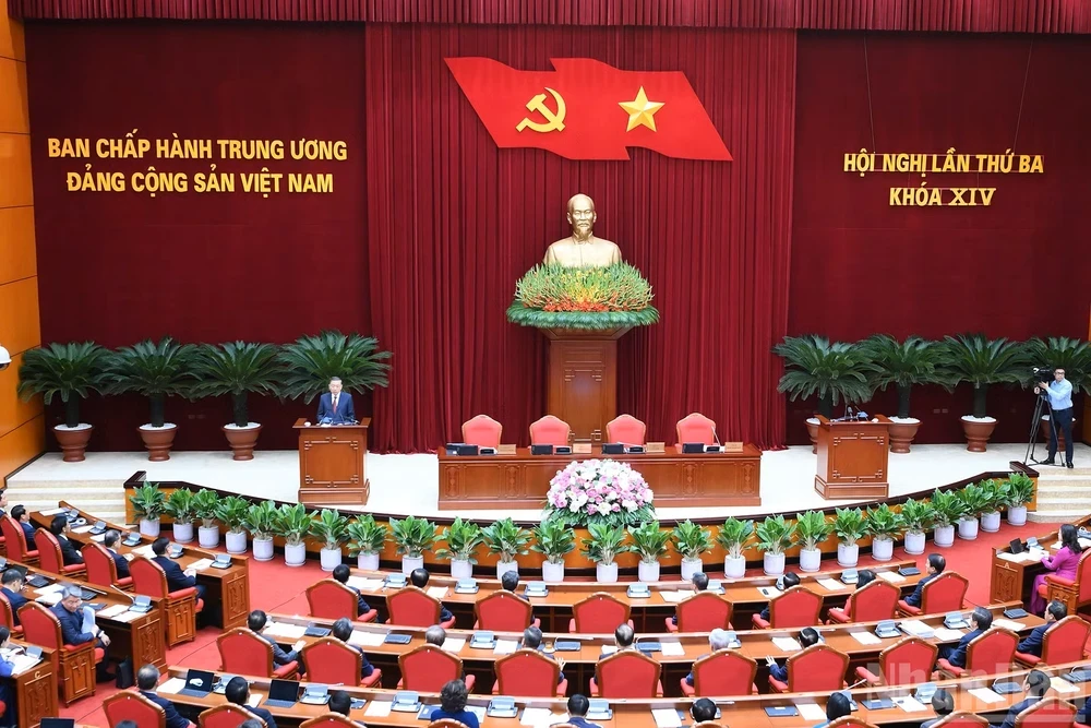 Quang cảnh Hội nghị lần thứ ba Ban Chấp hành Trung ương Đảng khóa XIV. Nguồn-Nhân dân điện tử