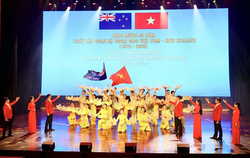 quan-he-viet-new.jpg