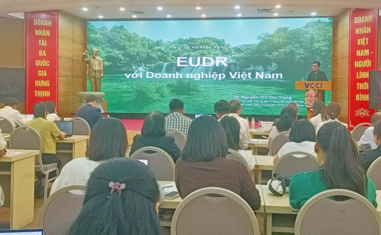 quang-canh-hoi-thao.jpg