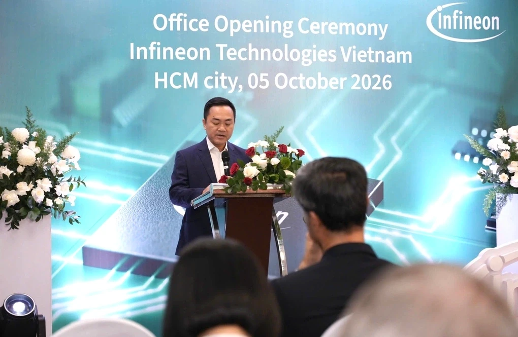 Ông Phạm Huỳnh Quang Hiếu - Phó Giám đốc Sở Khoa học và Công nghệ TP HCM, phát biểu tại lễ khánh thành văn phòng mới của công ty bán dẫn Infineon Technologies. Ảnh: Sihub