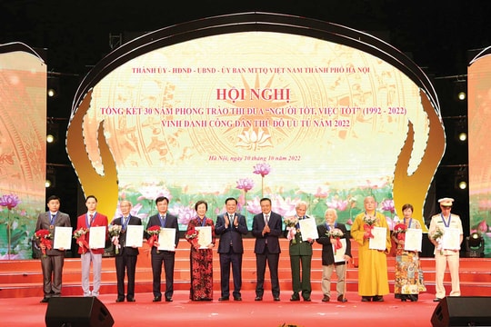 Công dân Thủ đô ưu tú 2022: Người hết mình vì sự phát triển Thủ đô Hà Nội