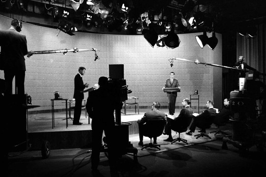 Văn hóa tranh cử trên truyền thông của các chính trị gia