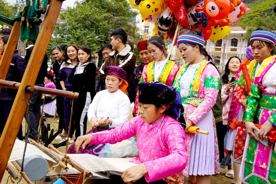 Hà Giang: Phát huy vai trò của nhân dân trong việc xóa bỏ hủ tục, phong tục tập quán lạc hậu, ủng hộ “cái mới, cái tiến bộ” phù hợp với xu thế phát triển