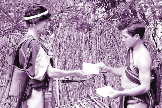 Người dẫn cố Chủ tịch Hội đồng Nhà nước Võ Chí Công đi qua “vùng trắng”