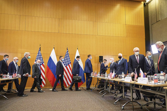 Từ “đặc biệt” đến “toàn diện” và nhiều câu hỏi cần giải đáp