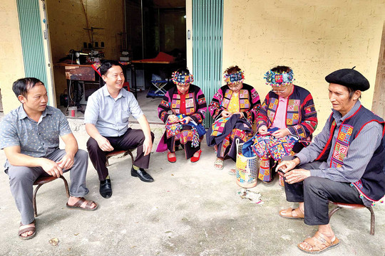 Thực thi các chính sách đối với nghệ nhân: Động lực bảo vệ, phát huy giá trị văn hóa phi vật thể