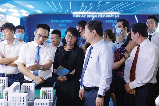 Xây dựng đội ngũ cán bộ tiên phong, gương mẫu, dám nghĩ, dám làm, dám chịu trách nhiệm