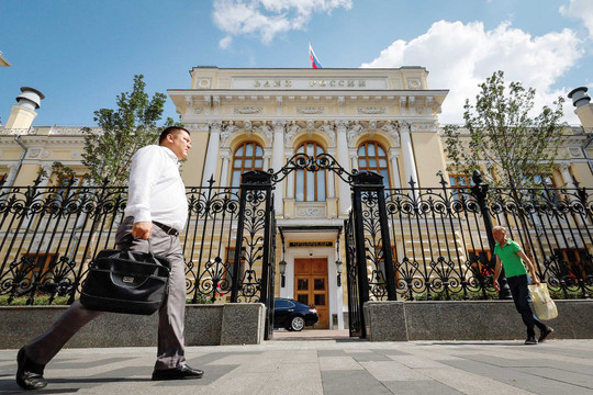 Người Nga chọn tiền như thế nào để tiết kiệm?