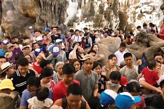 Vịnh Hạ Long: Cần giải bài toán quá tải vào thời kỳ cao điểm, ở một số điểm đến