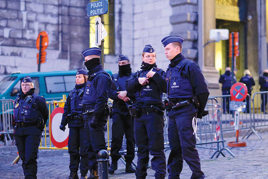 Biện pháp tăng cường liêm chính trong quân đội các nước