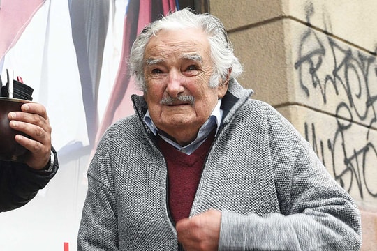 “Tổng thống nghèo nhất thế giới” bước vào cuộc chiến mới