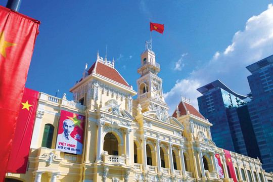 Niềm tin soi sáng mọi chặng đường