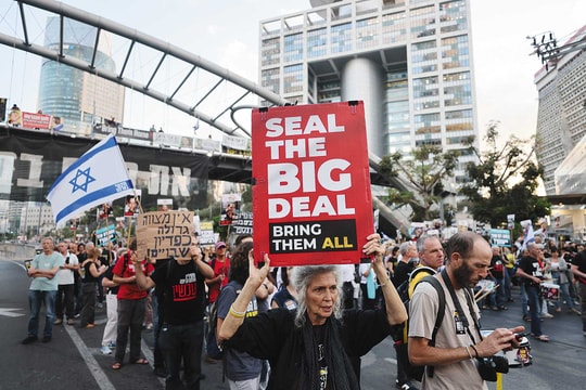 Bản hợp xướng toàn cầu về phản đối chiến tranh