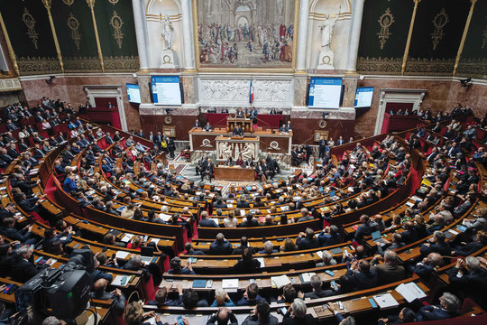 Ổn định chính phủ Pháp: Bài toán khó khăn?