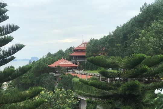 Du lịch ở Vân Đồn