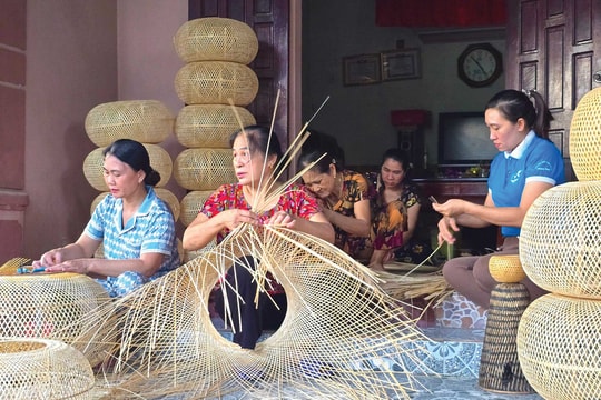 Để nguồn lực bạc cất cánh