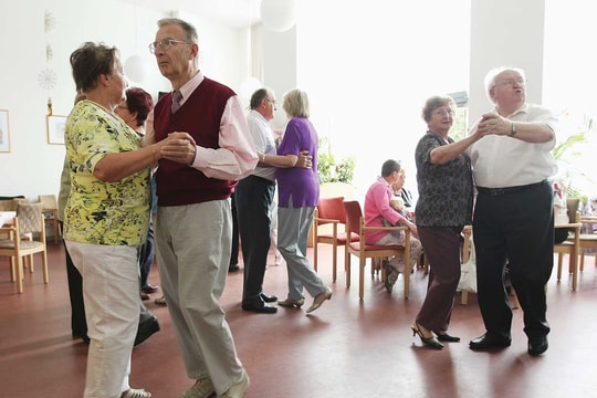 Chính sách thích ứng với già hóa dân số của Thụy Điển và hàm ý cho Việt Nam