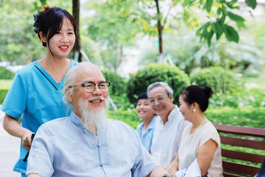 Phát triển mô hình tích hợp chăm sóc sức khỏe toàn diện cho người cao tuổi