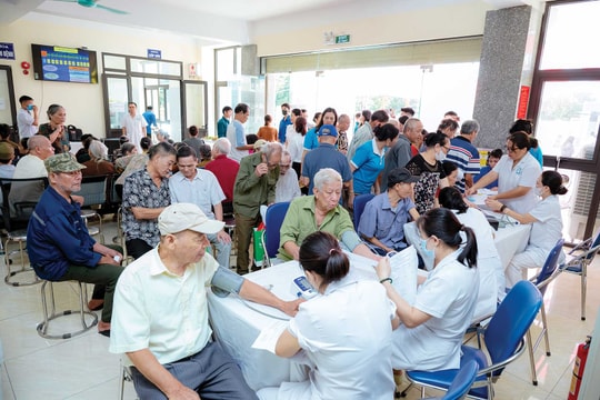 Kinh tế bạc và “mùa thu vàng” của xã hội