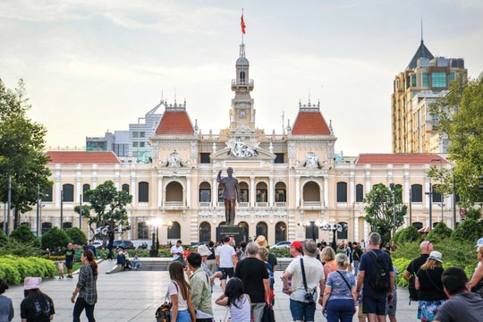 Hướng đến siêu đô thị hiện đại và nhân văn