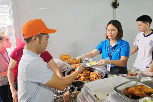 Thành phố Hải Phòng: K hi “bữa cơm công đoàn” trở thành nhịp cầu của sự chia sẻ