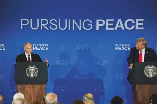 Cạnh tranh chiến lược giữa các nước lớn: Sự chuyển dịch tương quan sức mạnh và quá trình cấu trúc lại trật tự thế giới