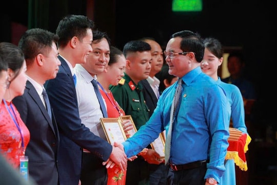 Công nhân sáng tạo - hành trang tự tin cho kỷ nguyên phát triển mới