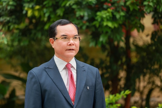 Xây dựng giai cấp công nhân Việt Nam hiện đại, lớn mạnh trong kỷ nguyên phát triển mới của dân tộc