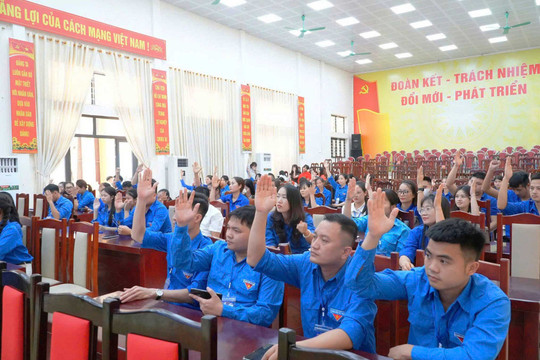“Cách mạng màu” - nhận diện bản chất, phương thức để củng cố nhận thức, tăng cường vai trò của sinh viên trong sự nghiệp cách mạng Việt Nam