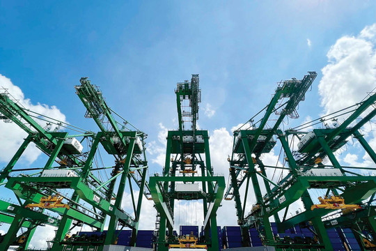 Singapore: Từ lợi thế địa lý đến lợi thế công nghệ trong phát triển kinh tế biển