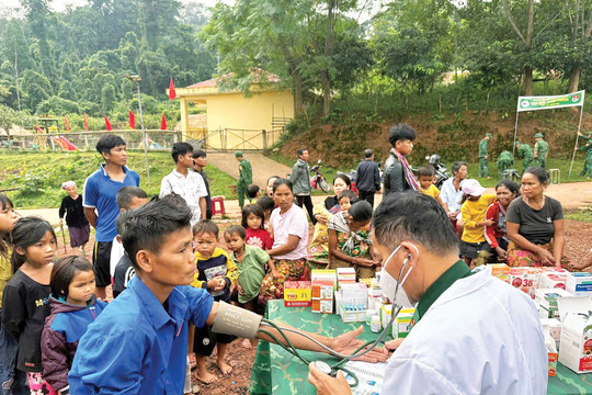Tủ thuốc biên cương trên các bản làng núi cao bên dãy Trường Sơn