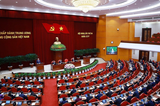 Phát triển dựa vào năng suất, tri thức, công nghệ và con người: Từ quyết sách đến thực thi