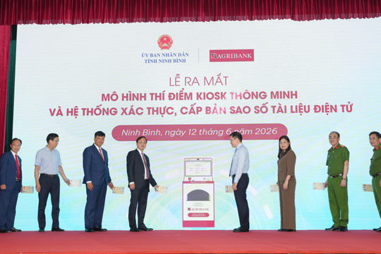 Agribank đồng hành cùng tỉnh Ninh Bình triển khai mô hình Kiosk thông minh: “Cú hích” chuyển đổi số hành chính công