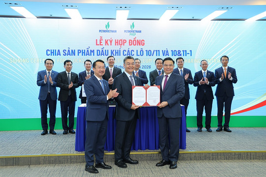 Petrovietnam ký hợp đồng chia sản phẩm dầu khí các lô 10/11, 10&11-1 và hợp đồng mua bán khí, mỏ sư tử trắng, giai đoạn 2b, lô 15-1