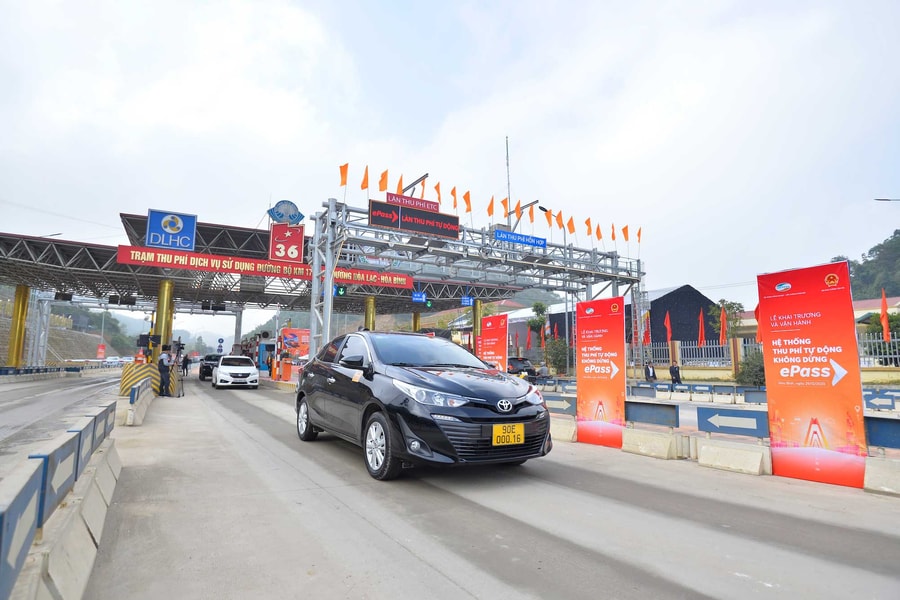 Khách hàng doanh nghiệp của Vietcombank có thể liên kết trực tiếp tài khoản ngân hàng với tài khoản giao thông ePass, đáp ứng thời hạn chuyển đổi 31-12-2025