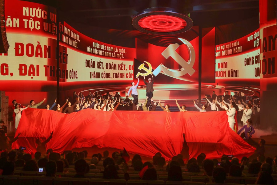 “Mãi mãi niềm tin theo Đảng” - Dấu ấn 20 năm bản hòa ca chính luận nghệ thuật